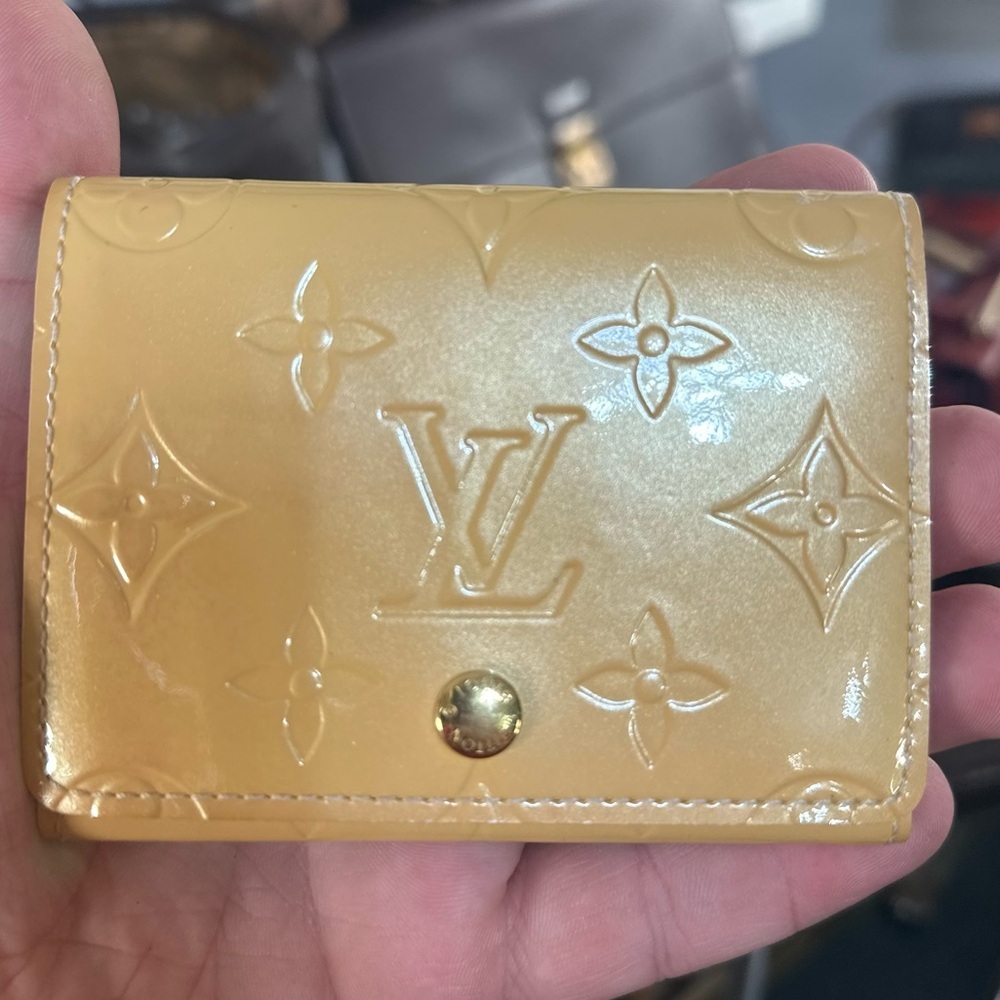 LV VERNIS CARDHOLDER